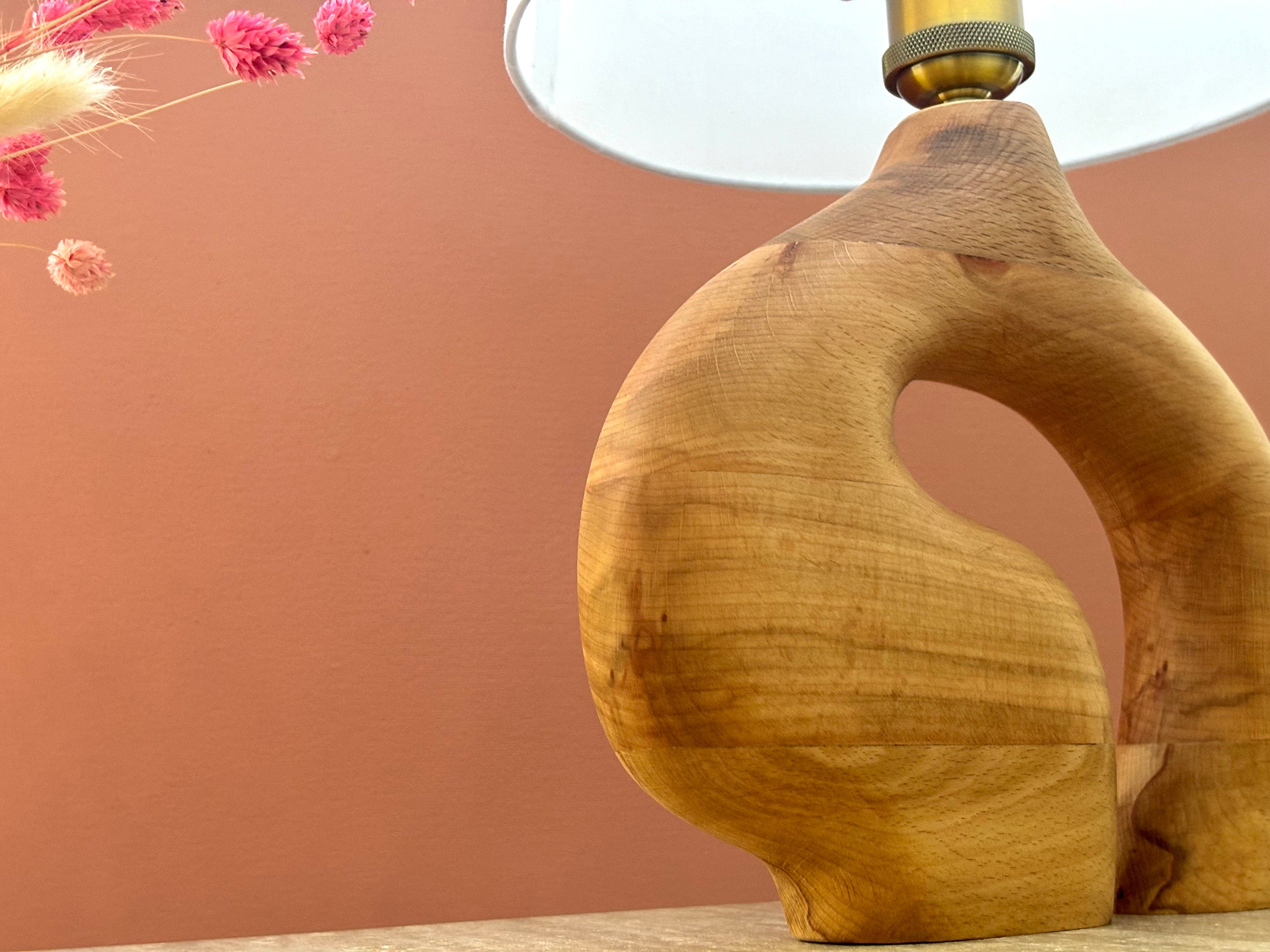 Lampe de chevet en bois massif recyclé faite à la main – Lampe de table décorative et naturelle 'STOMA'