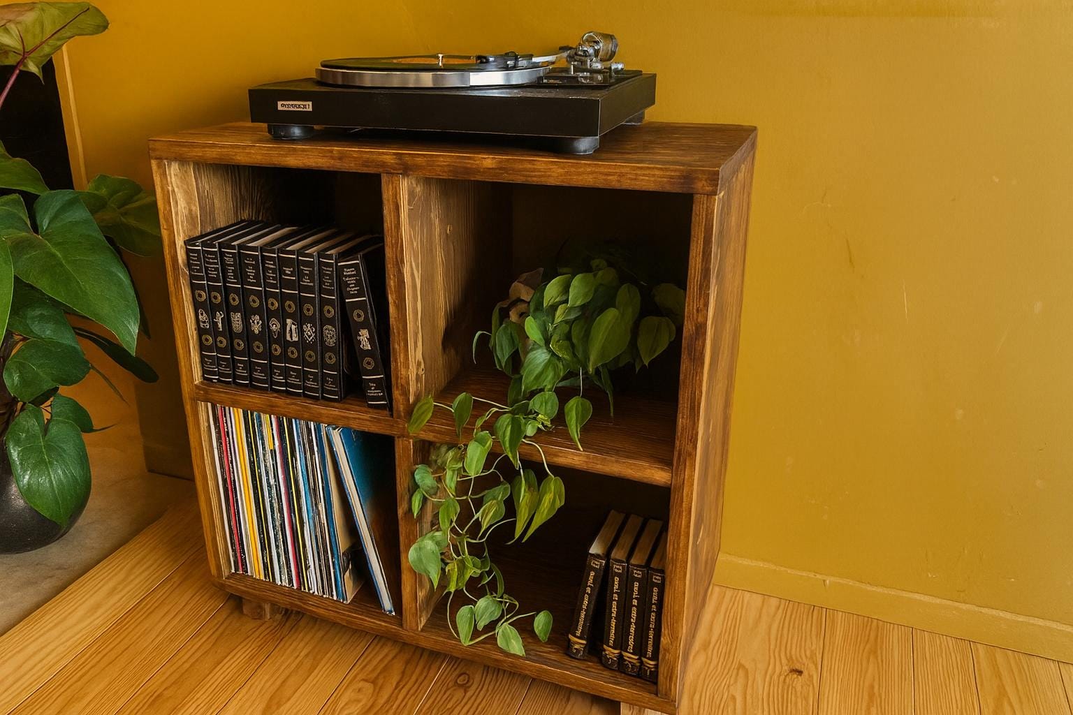 Meuble en bois massif vintage – Rangement vinyles, livres et déco – Étagère rétro pour salon
