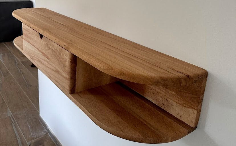 Console d'entrée flottante et ses rangements pratiques en hêtre massif recyclé