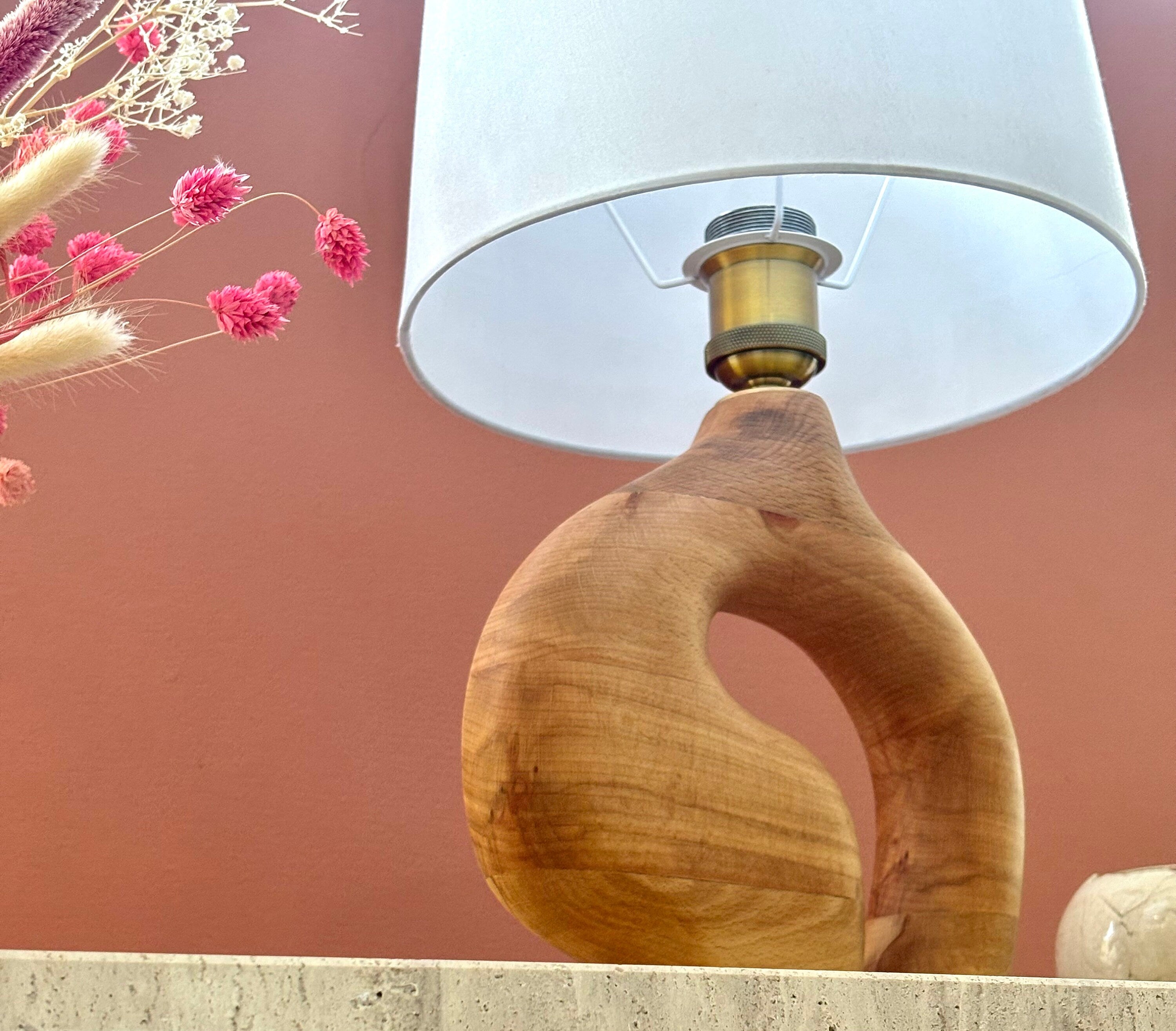 Lampe de chevet en bois massif recyclé faite à la main – Lampe de table décorative et naturelle 'STOMA'