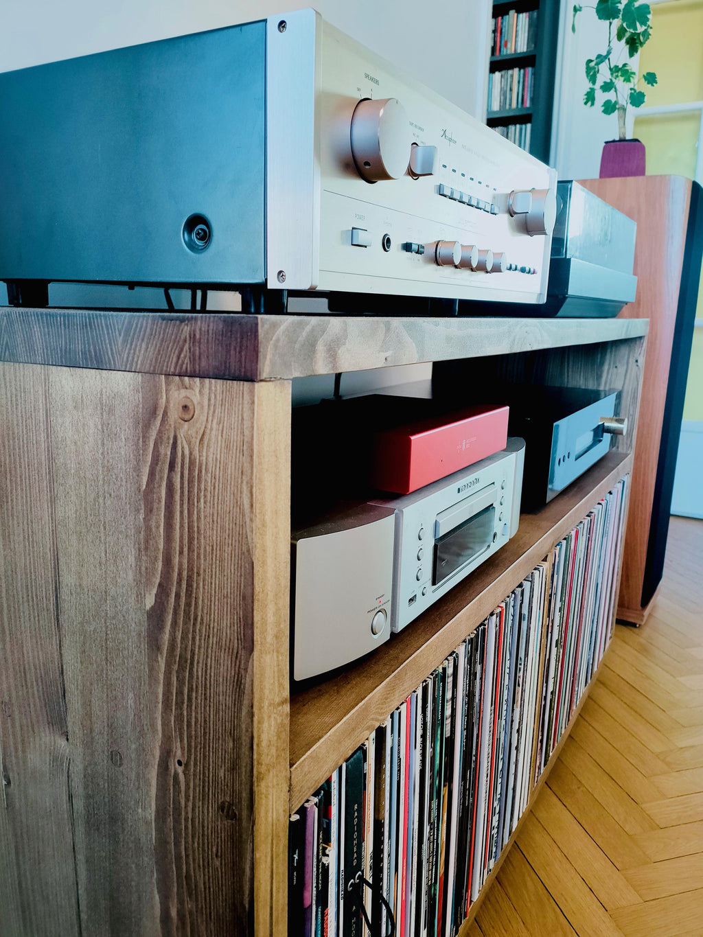 Meuble en bois pour tourne-disque et rangement vinyles – Design rétro en bois massif, idéal pour salon