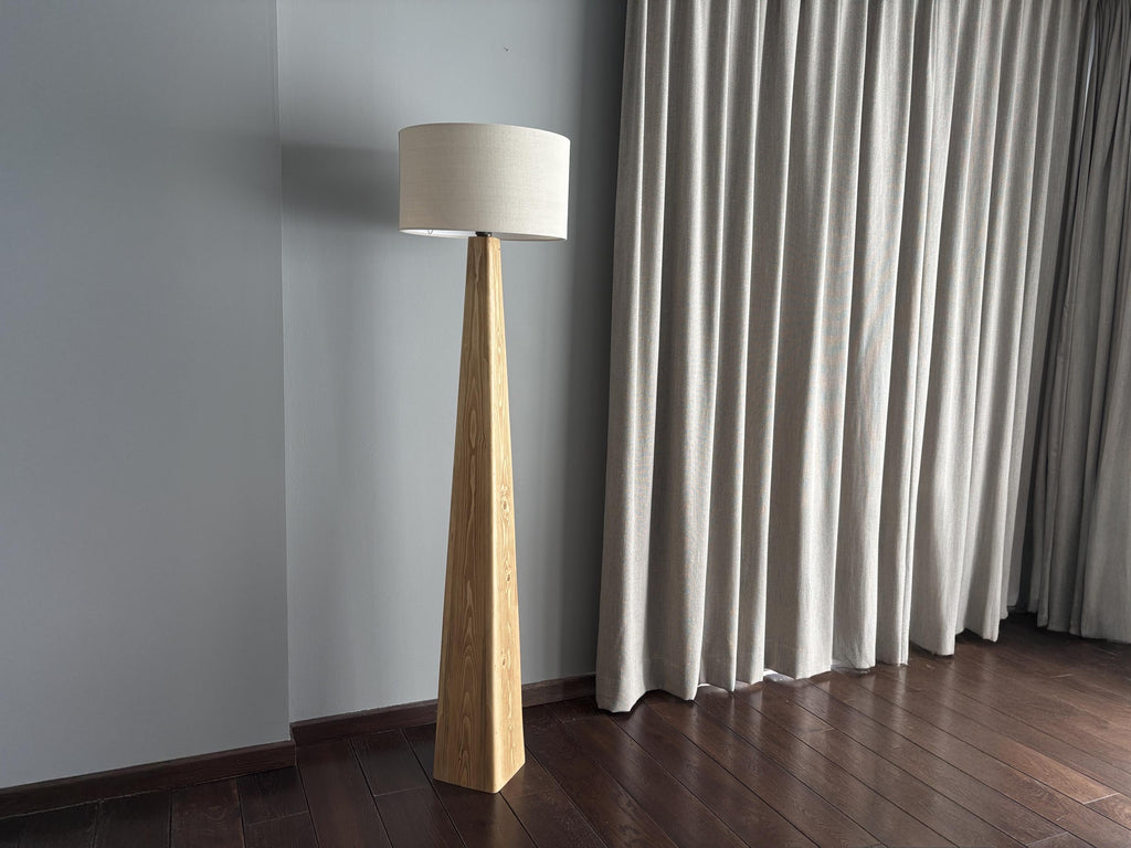 Lampadaire Bois Massif Recyclé – Luminaire Design Scandinave – Fait Main en France