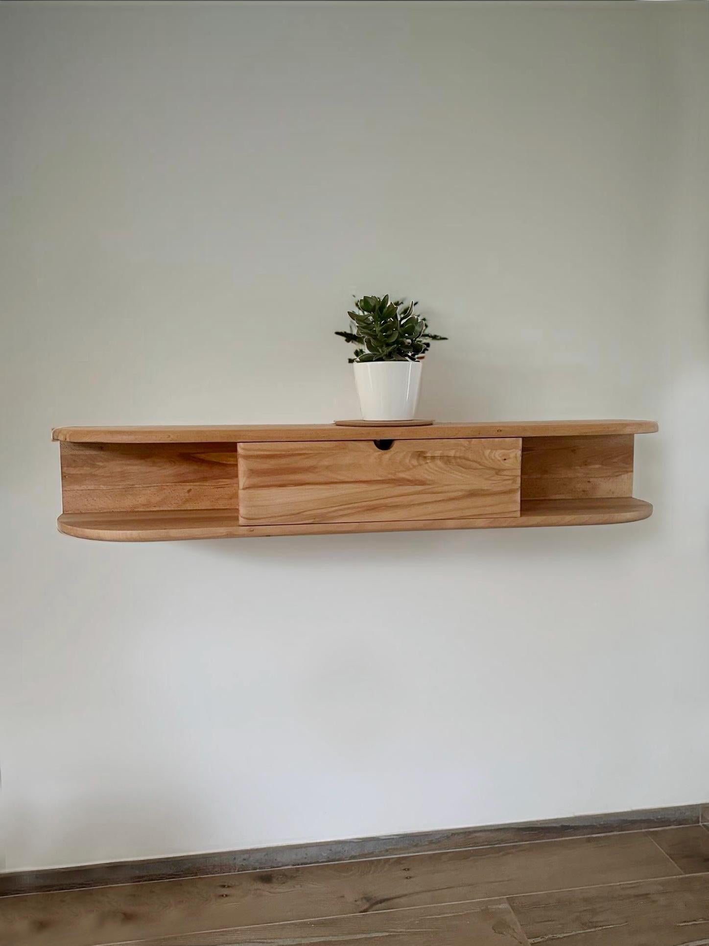 Console d'entrée flottante et ses rangements pratiques en hêtre massif recyclé