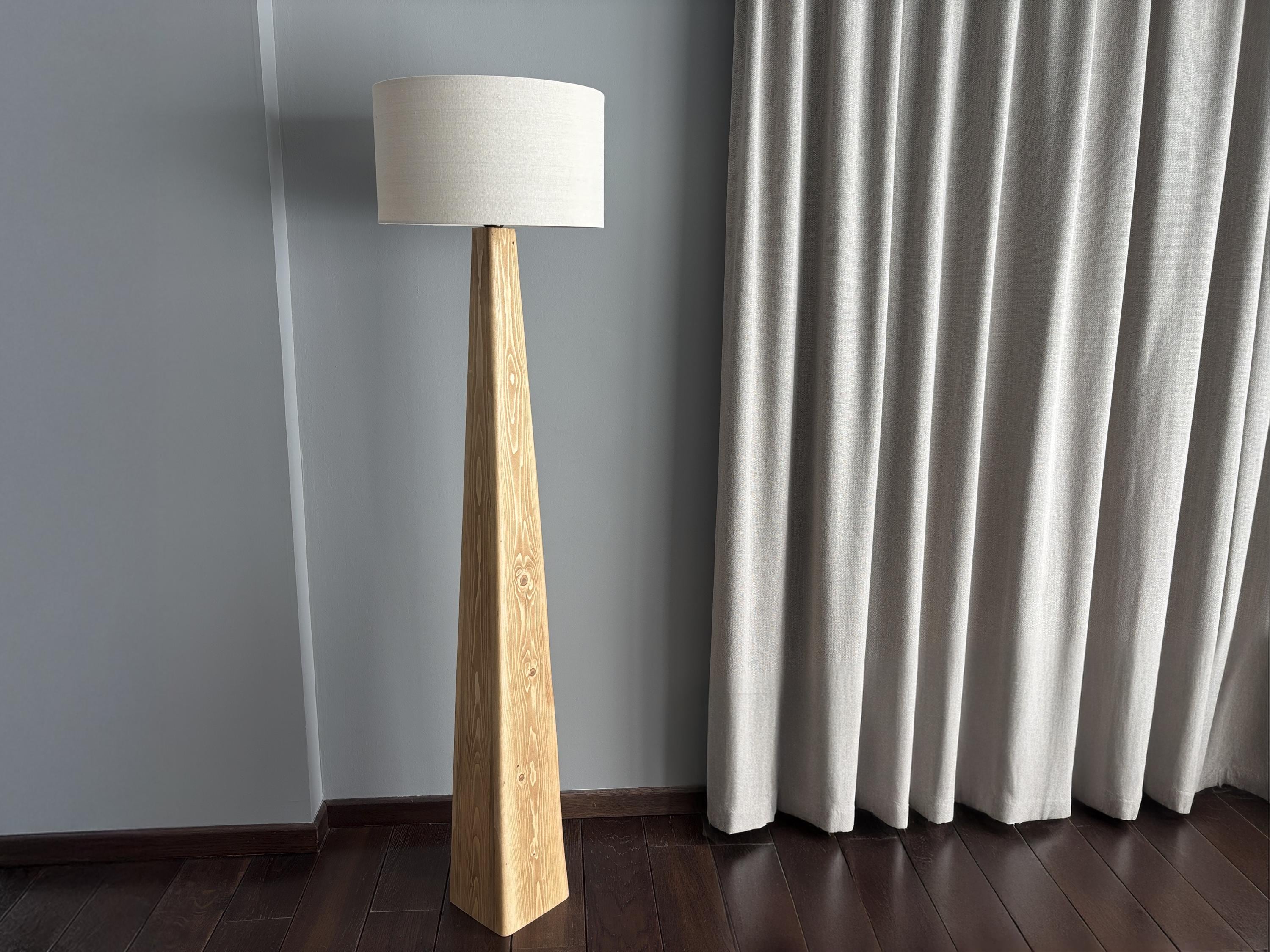 Lampadaire Bois Massif Recyclé – Luminaire Design Scandinave – Fait Main en France