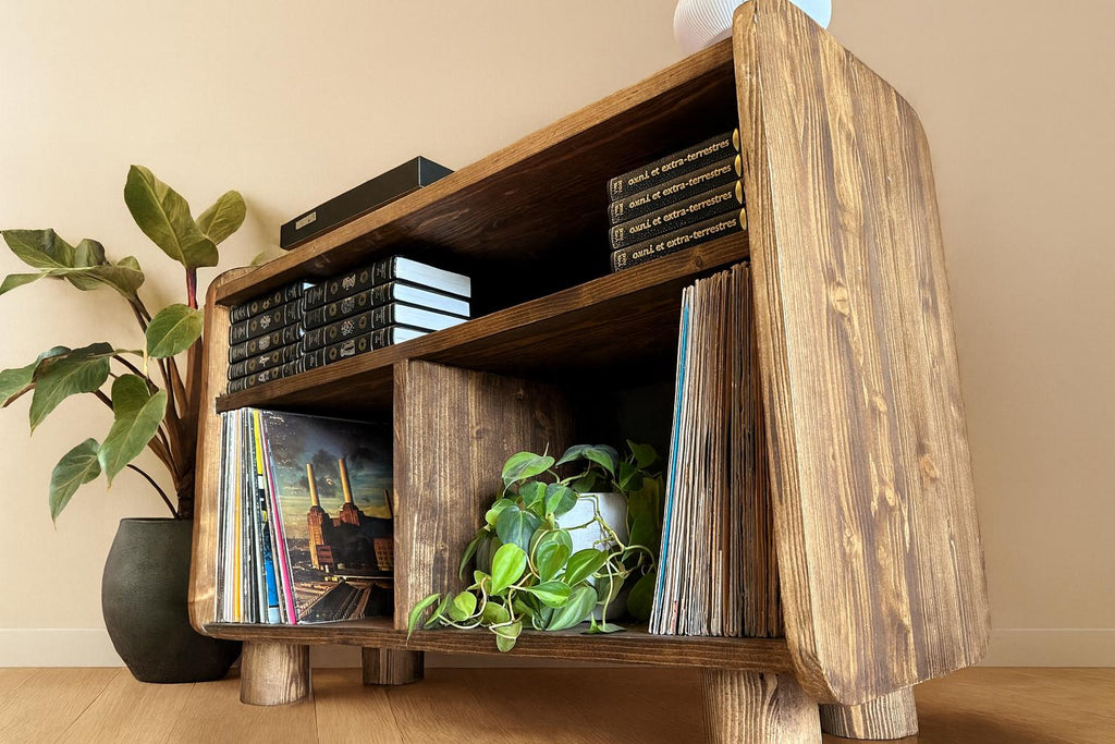 Meuble vinyles en bois massif – Rangement élégant et pratique pour tourne-disque
