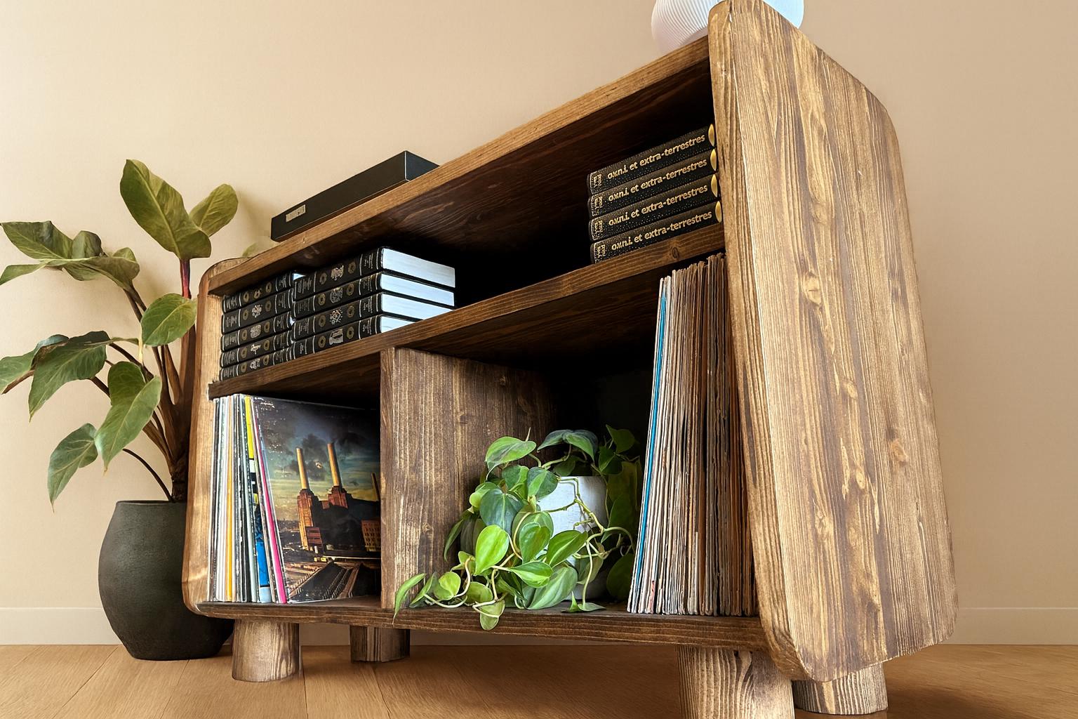 Meuble vinyles en bois massif – Rangement élégant et pratique pour tourne-disque