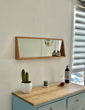 Miroir flottant rectangulaire en bois massif recyclé et sa petite étagère, fabriqué main